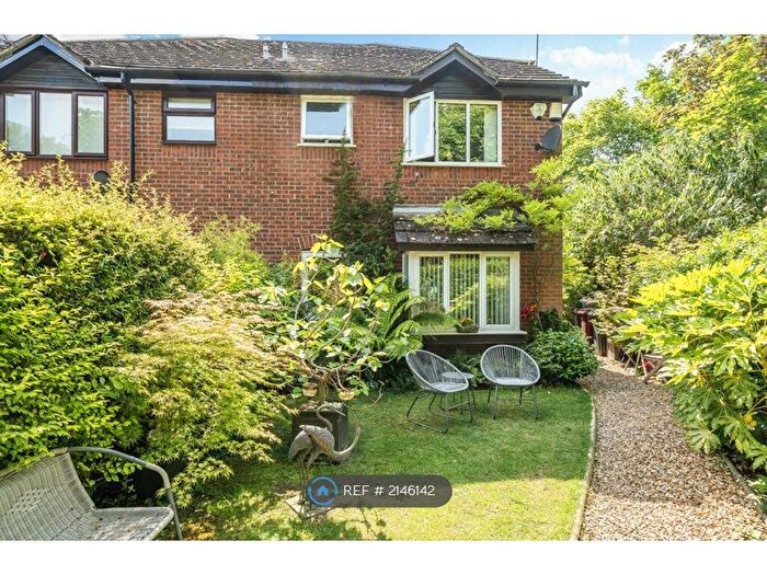 1 Bedroom Semi-Detached House To Rent In Victoria Mews, Reading, RG30