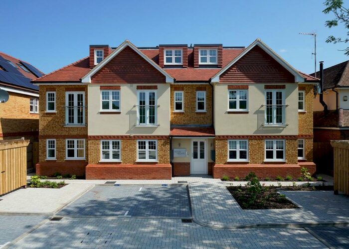 2 Bedroom Apartment To Rent In London Road, Aston Clinton, Aylesbury, HP22