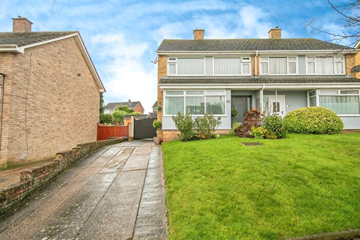 3 Bedroom Semi Detached House For Sale In Radcliffe Drive, Ipswich, IP2