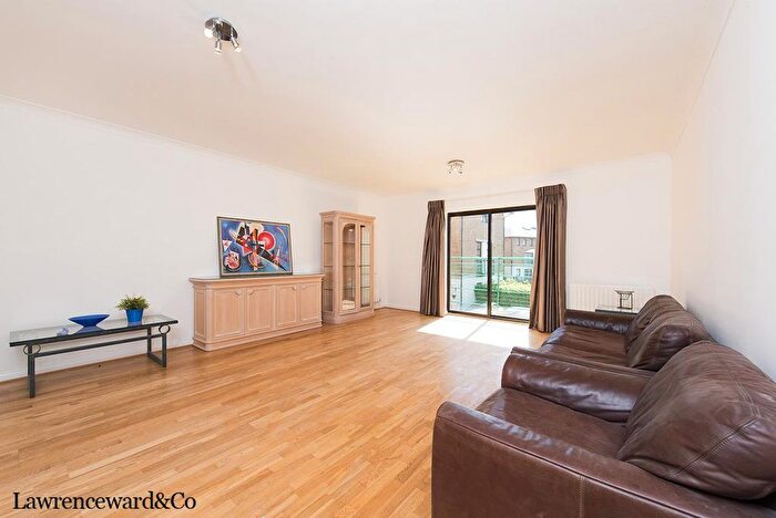 2 Bedroom Flat To Rent In Plover Way, London, SE16