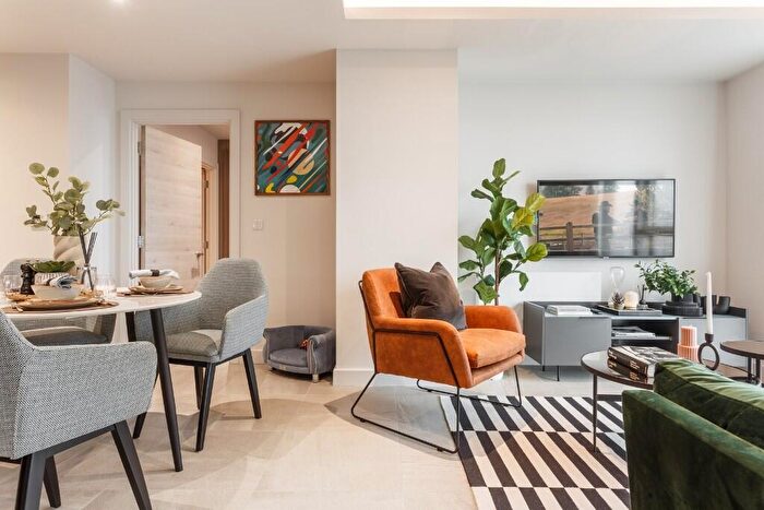 2 Bedroom Apartment To Rent In Rochdale Road, Manchester, Greater Manchester, M4