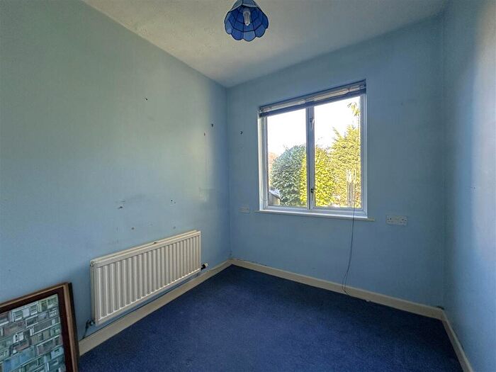 3 Bedroom Link Detached House For Sale In Awdry Close, Chippenham, SN14