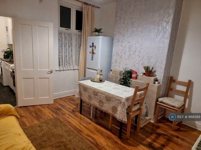 3 Bedroom Terraced House To Rent In Carmelite Road, Coventry, CV1