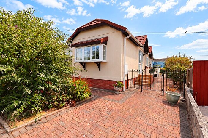 2 Bedroom Park Home For Sale In Trenance Caravan Park, Newquay, TR7