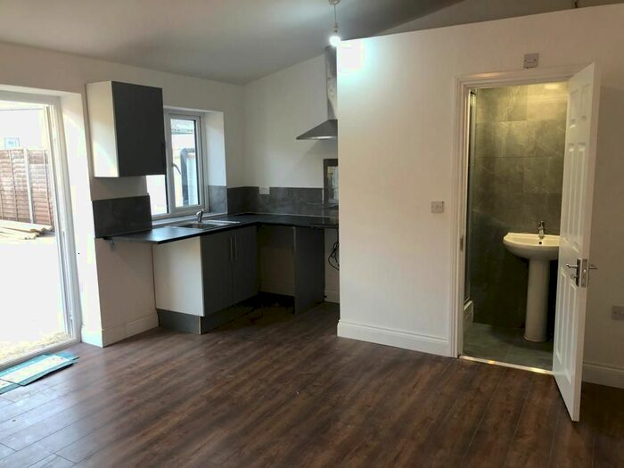 Studio To Rent In Diamond Road, Slough, SL1