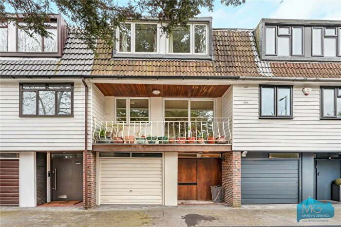 5 Bedroom Terraced House For Sale In Holders Hill Road, London, NW4