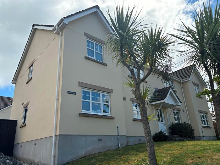 2 Bedroom Flat To Rent In Seafields, Paignton, TQ4
