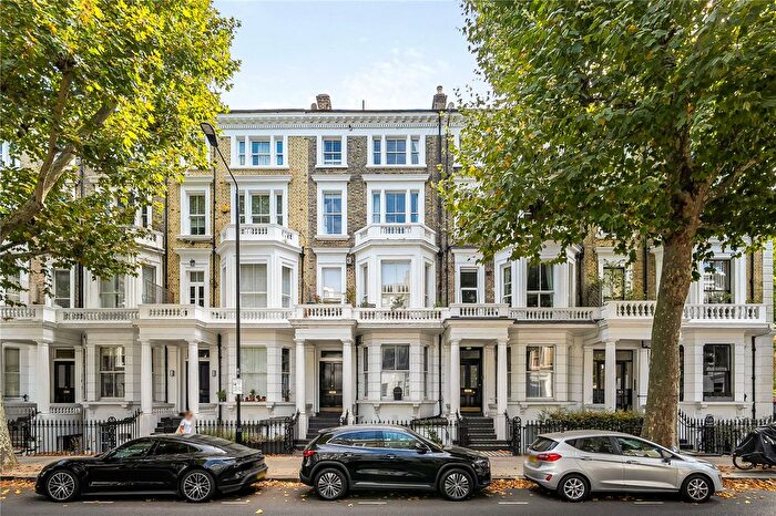 3 Bedroom Flat For Sale In Marloes Road, London, W8