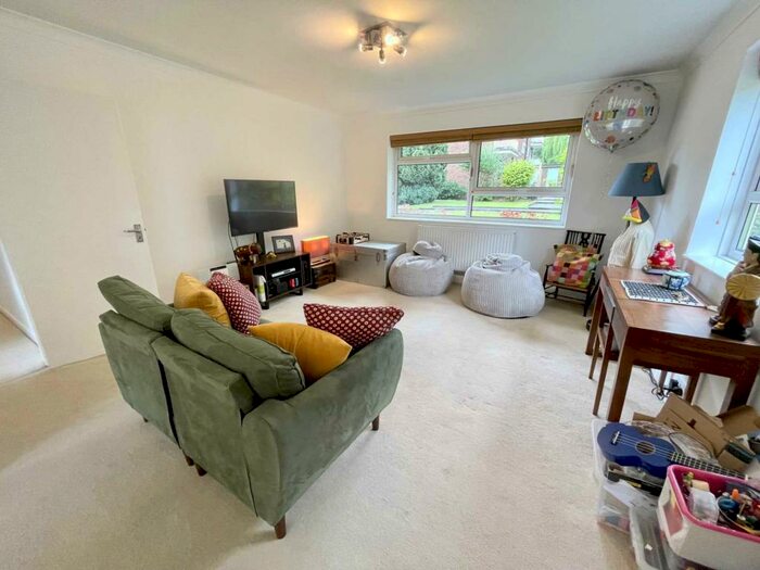 2 Bedroom Apartment To Rent In Meadow Court, Epsom, KT18