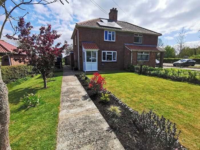 3 Bedroom Semi-Detached House For Sale In Globe Close, Norwich Road, Denton, Harleston, IP20