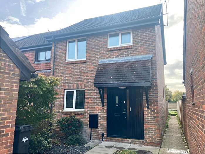 3 Bedroom End Terrace House To Rent In Deerhurst Close, Feltham, Middlesex, TW13