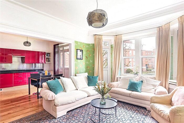3 Bedroom Flat To Rent In Ashburnham Road, Chelsea, London, SW10