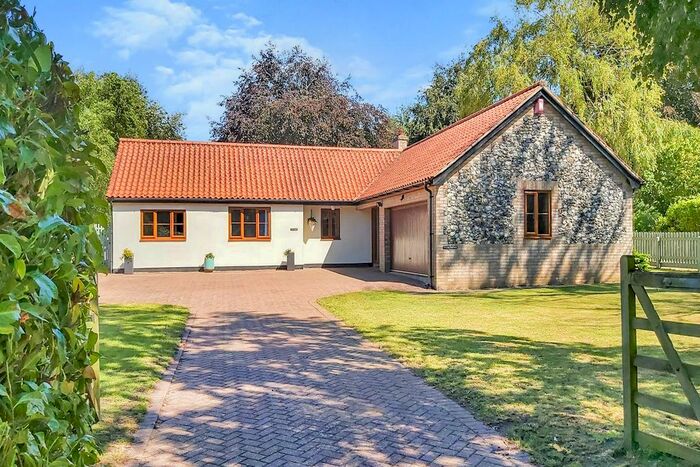 4 Bedroom Detached Bungalow For Sale In The Street, Croxton, Thetford, IP24