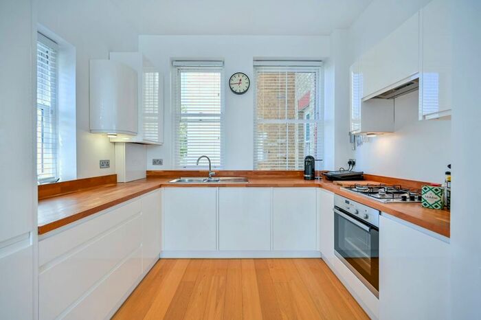 3 Bedroom Flat To Rent In Wilton Crescent, Wimbledon, London, SW19
