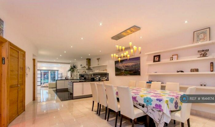 4 Bedroom Semi-Detached House To Rent In Princes Park Avenue, London, NW11