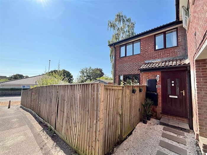 3 Bedroom End Terrace House For Sale In Sycamore Close, Creekmoor, BH17