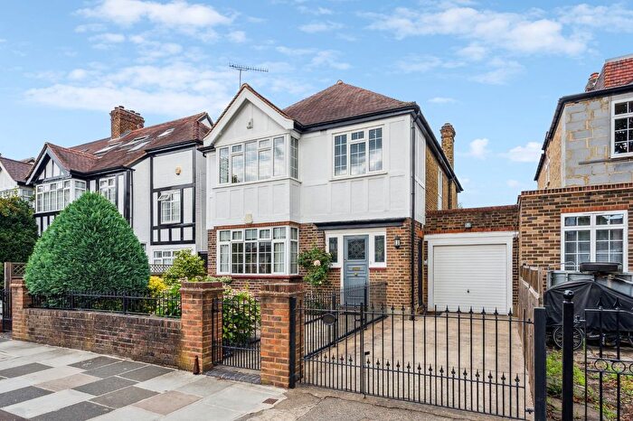 2 Bedroom Flat To Rent In Ferry Road, Barnes, SW13