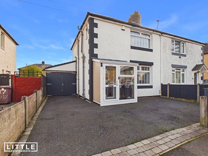 3 Bedroom Semi-detached House For Sale In Dennis Avenue, St. Helens, WA10