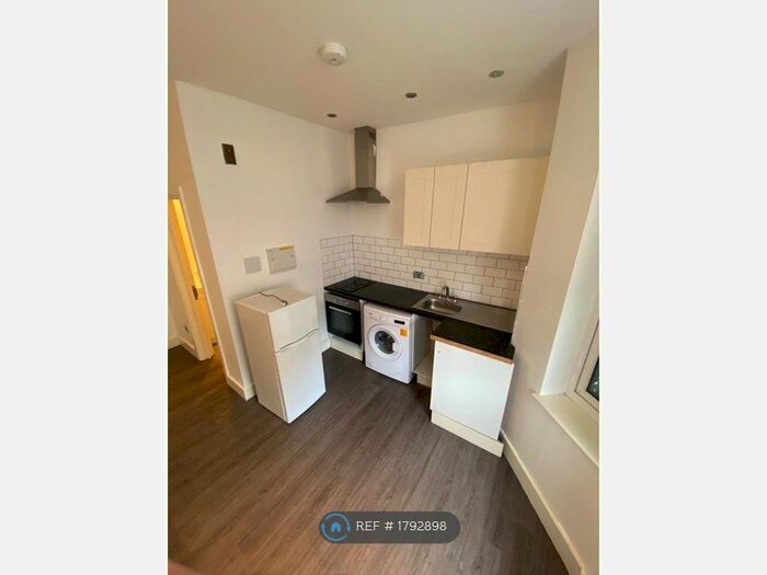 Studio To Rent In Quadrant Road, Thornton Heath, CR7