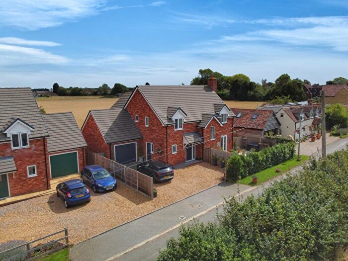 4 Bedroom Detached House For Sale In North Lane, Haynes, Bedfordshire, MK45