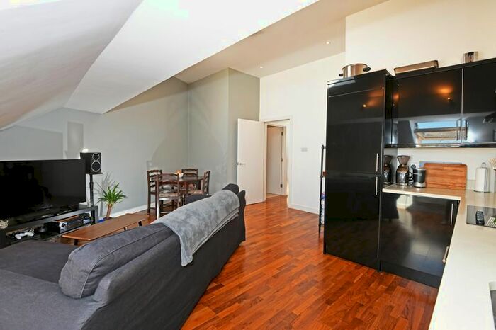 2 Bedroom Flat To Rent In Fourscore Mansions, Albion Drive, London, E8