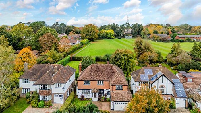 4 Bedroom Detached House For Sale In Garratts Lane, Banstead, SM7