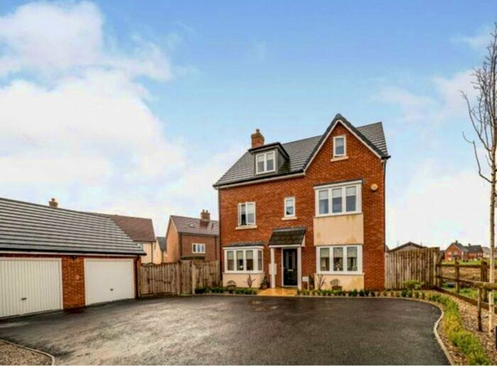 5 Bedroom Detached House To Rent In Topaz Lane, Aylesbury, HP18