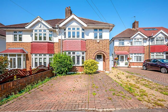 3 Bedroom Semi-Detached House For Sale In Dumbreck Road, London, SE9