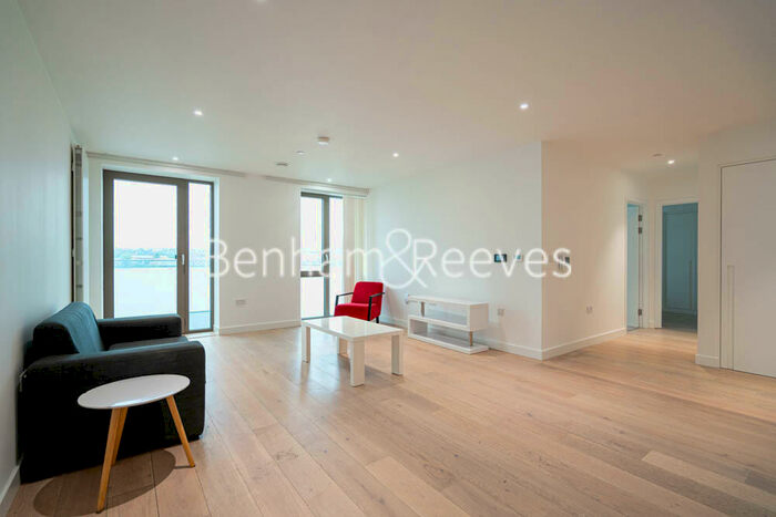 2 Bedroom Apartment To Rent In Laker House, Pontoon Dock, E16