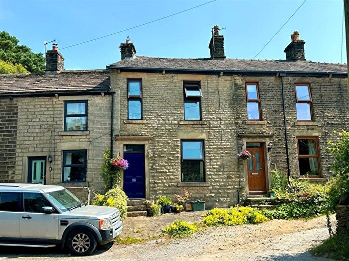 3 Bedroom Terraced House For Sale In Glossop Road, Little Hayfield, High Peak, SK22