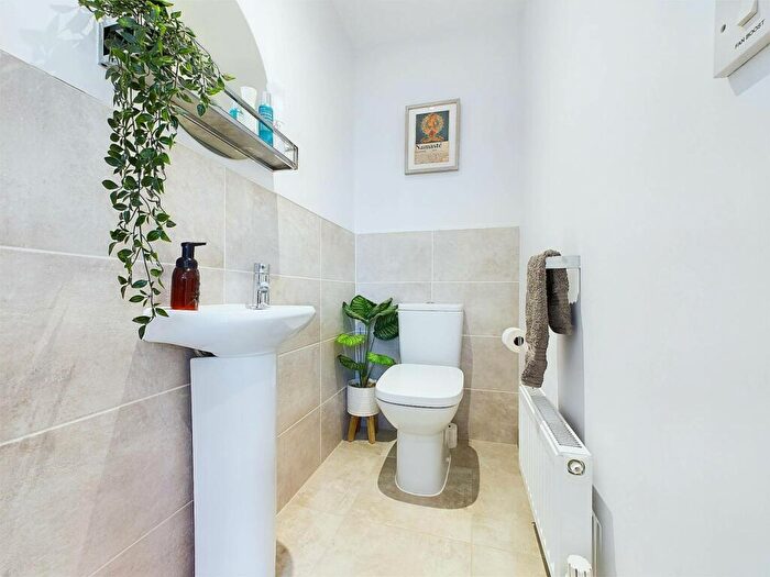 3 Bedroom Detached House For Sale In Harrow Road, Longwick - Stunning Three Bedroom Modern Home, HP27