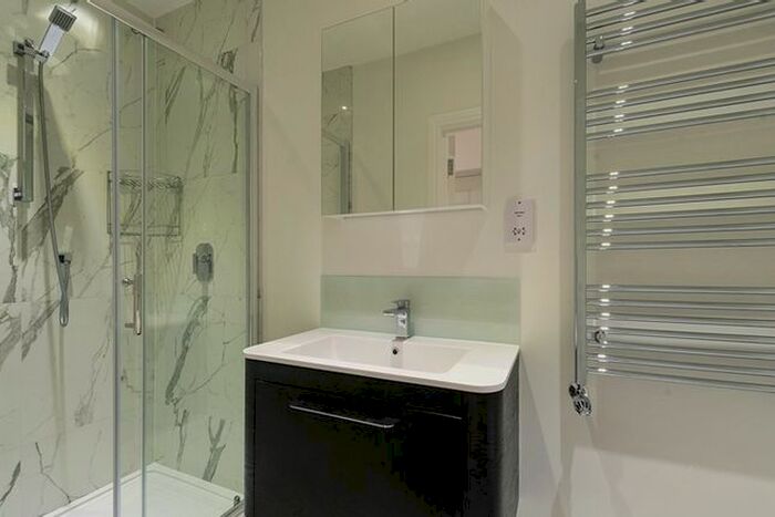 4 Bedroom Flat To Rent In Somerset Court, London, W8