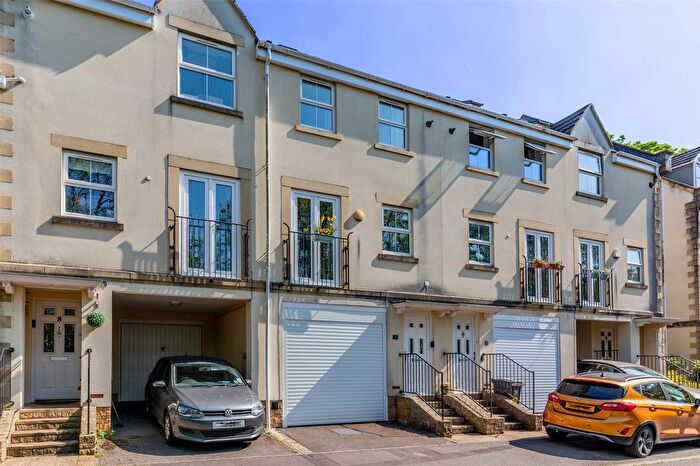 4 Bedroom Terraced House For Sale In Blaisedell View, Bristol, BS10