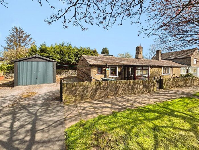 2 Bedroom Terraced Bungalow For Sale In Beacon Road, Bradford, BD6