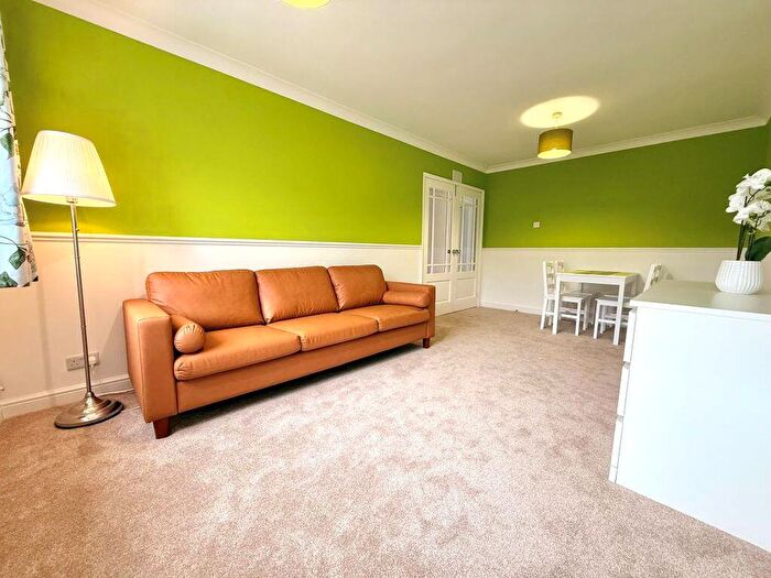 2 Bedroom Flat To Rent In Thorgam Court, Grimsby, DN31