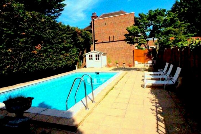 4 Bedroom Detached House To Rent In Penshurst Gardens, Edgware, Middlesex, HA8