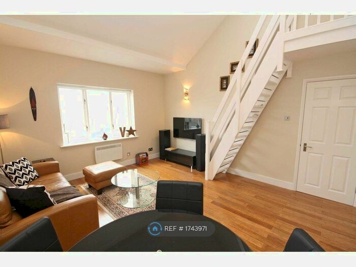 1 Bedroom Flat To Rent In Regents Court, Kingston Upon Thames, KT2