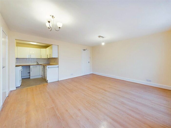 2 Bedroom Apartment To Rent In St Georges Square, Cheltenham, Gloucestershire, GL50