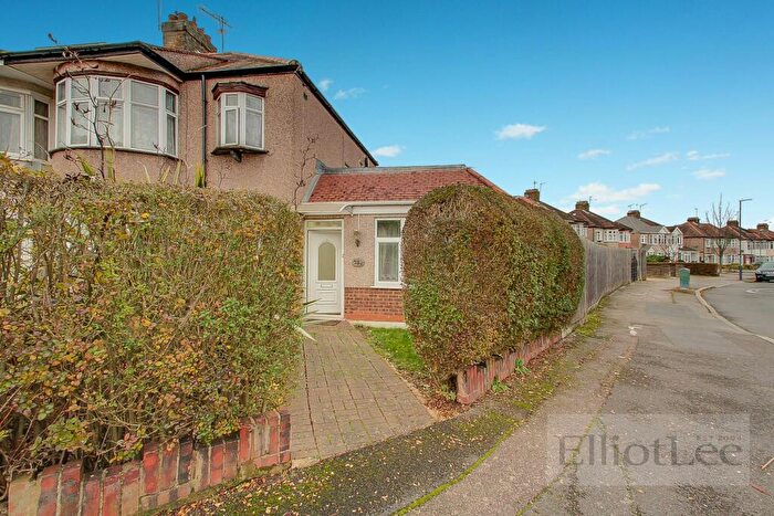 2 Bedroom Terraced Bungalow To Rent In Grosvenor Avenue, Harrow, HA2