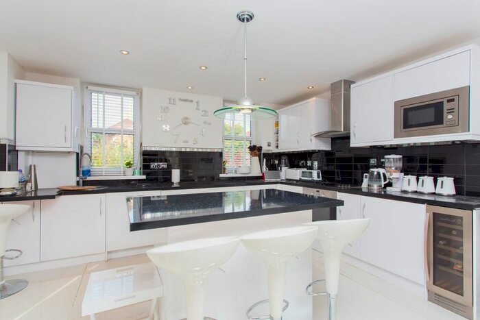 4 Bedroom Terraced House To Rent In Rodenhurst Road, London, SW4