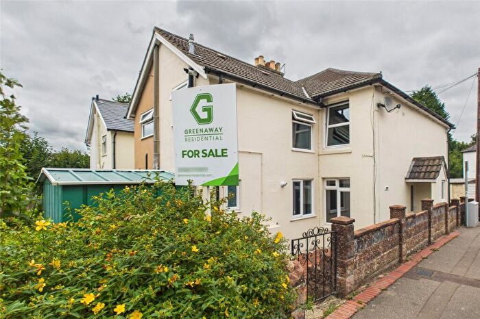 1 Bedroom Apartment For Sale In Queens Road, East Grinstead, West Sussex, RH19