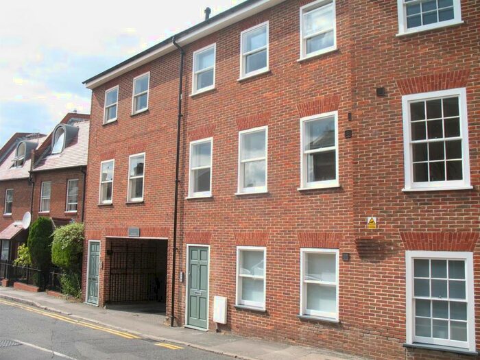 1 Bedroom Apartment To Rent In Martyr Road, Guildford, GU1
