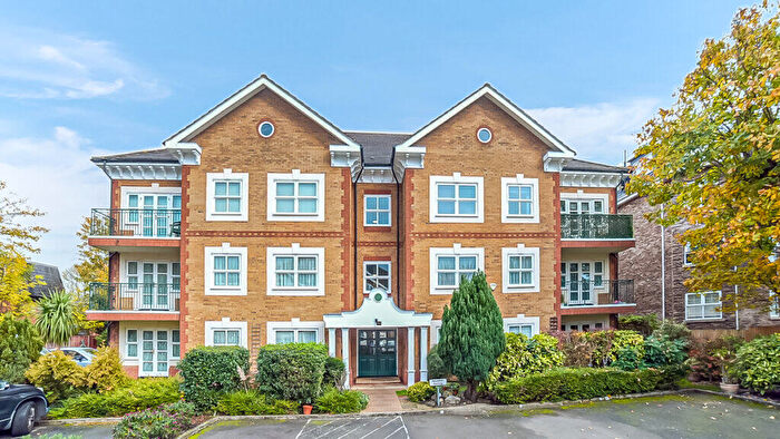 2 Bedroom Flat To Rent In Fairfields, Chase Side, Southgate, London, N14