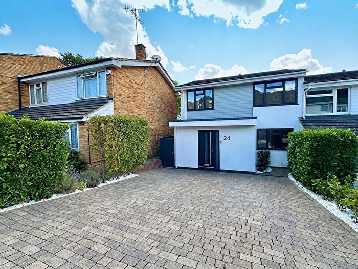 3 Bedroom Semi-Detached House For Sale In Meadow Rise, Billericay, CM11