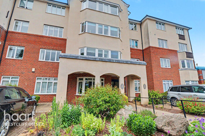 2 Bedroom Flat For Sale In Crowstone Road, Westcliff-On-Sea, SS0