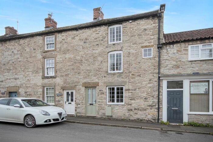 2 Bedroom Cottage For Sale In Main Street, Great Longstone, Bakewell, DE45