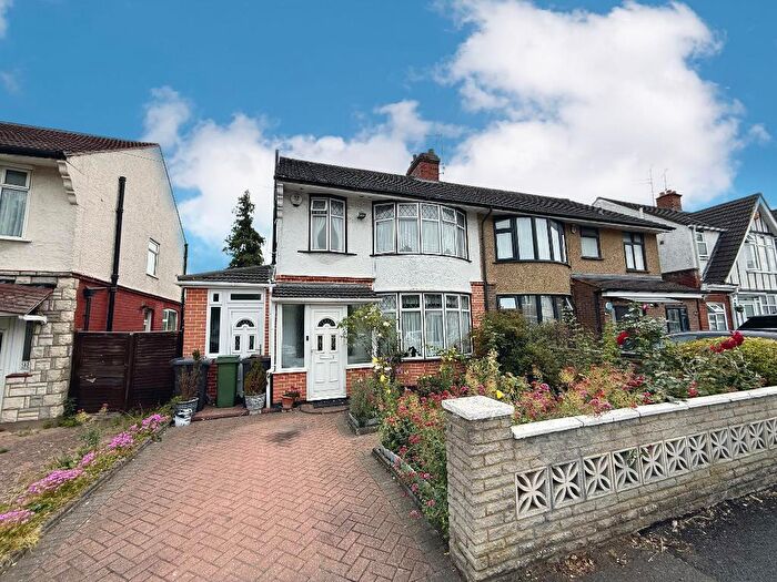 3 Bedroom Semi-Detached House For Sale In Bishopscote Road, Saints, Luton, Bedfordshire, LU3