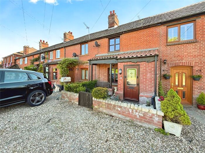 3 Bedroom Terraced House For Sale In Harling Road, Norwich, Norfolk, NR16