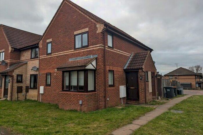 1 Bedroom Terraced House To Rent In Poppyfields, Bedford, MK41