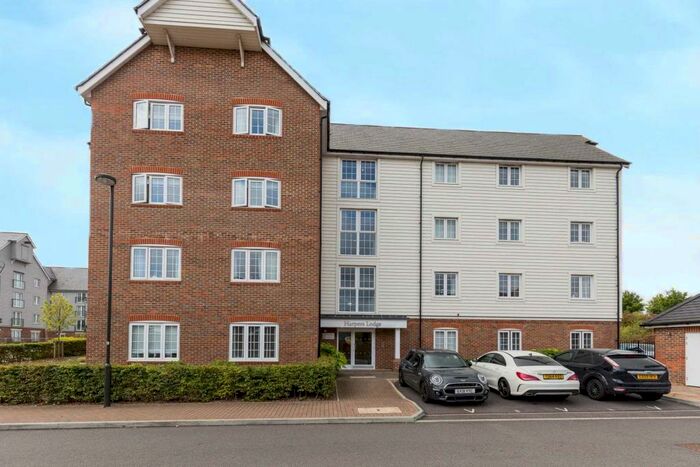 1 Bedroom Flat To Rent In Harpers Lodge, Arundel Walk, Horsham, RH12